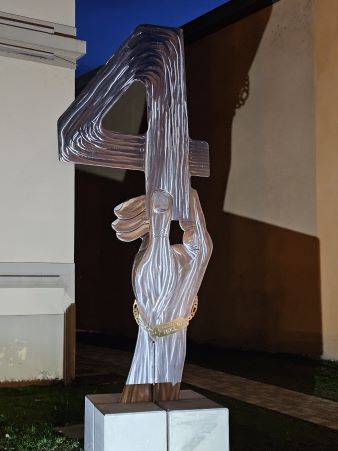 Sculpture de 4 m de haut pour la fête des conscrits de Quincieux